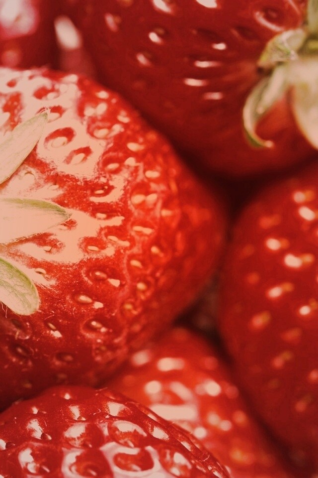 Сочная клубничка обои