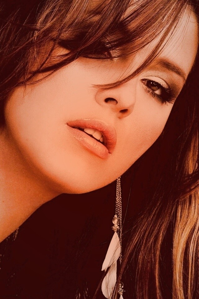 Брюнетка обои