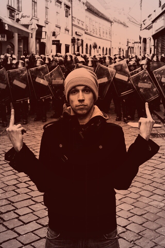 Против системы обои