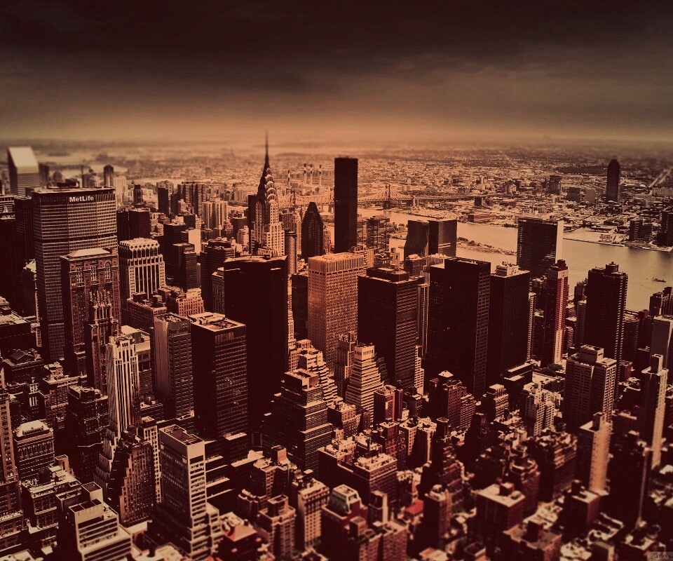 Темное небо над городом обои