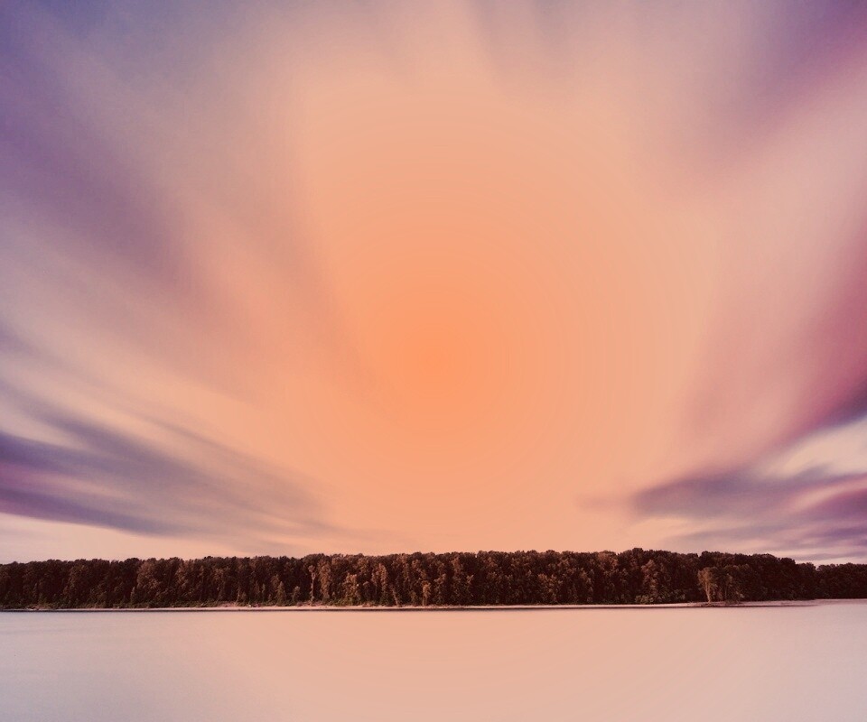 Вечернее небо над озером обои