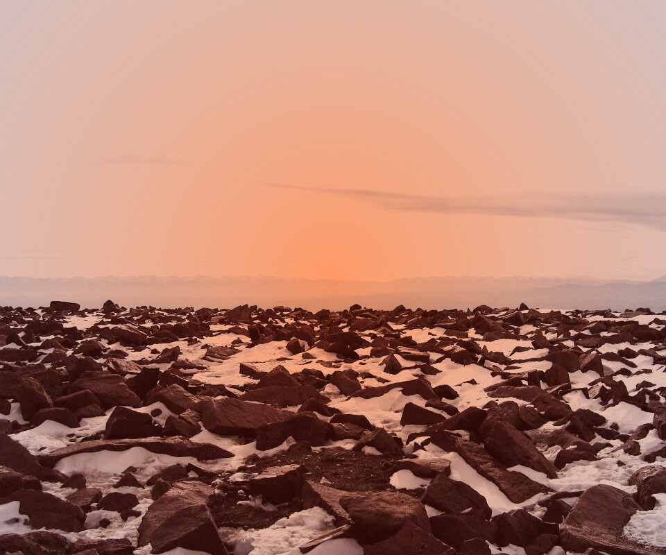 Заснеженная каменистая равнина обои