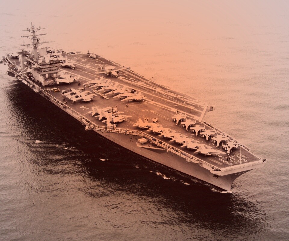 Авианосец в море обои