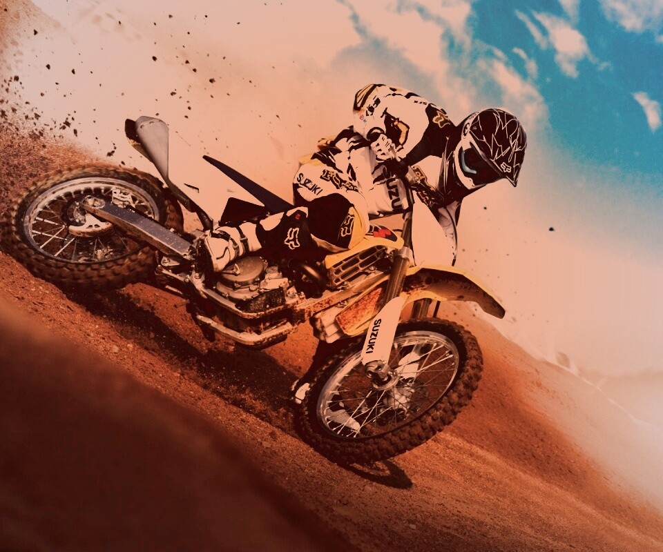 Мотоциклист на кроссовом байке обои