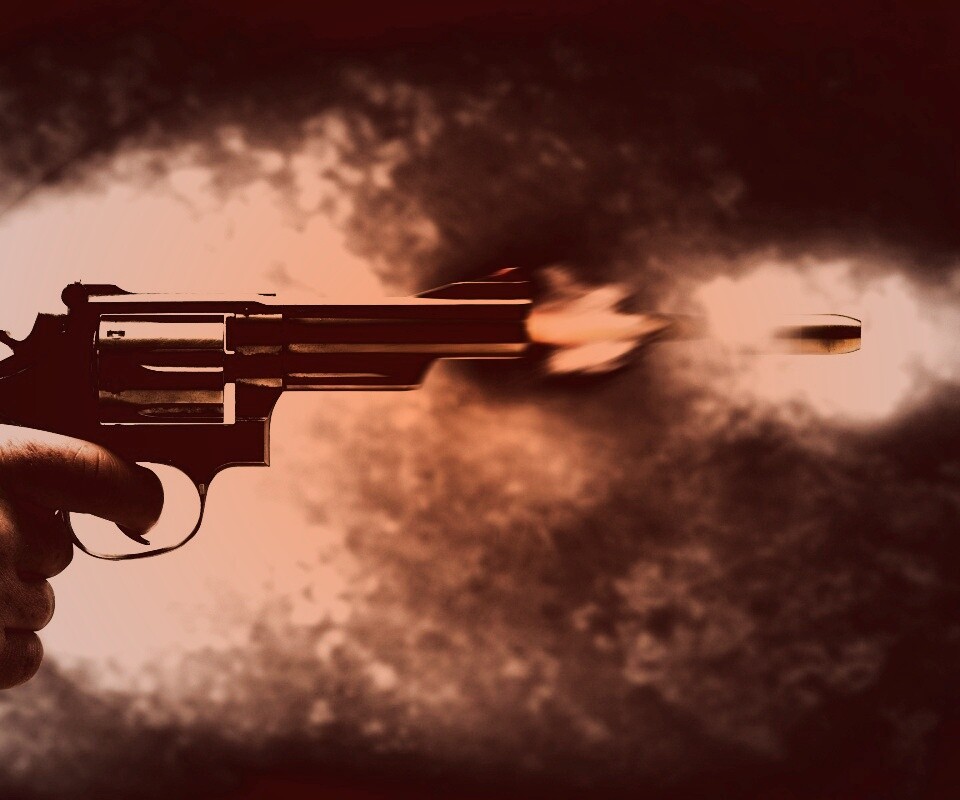 Выстрел из револьвера обои