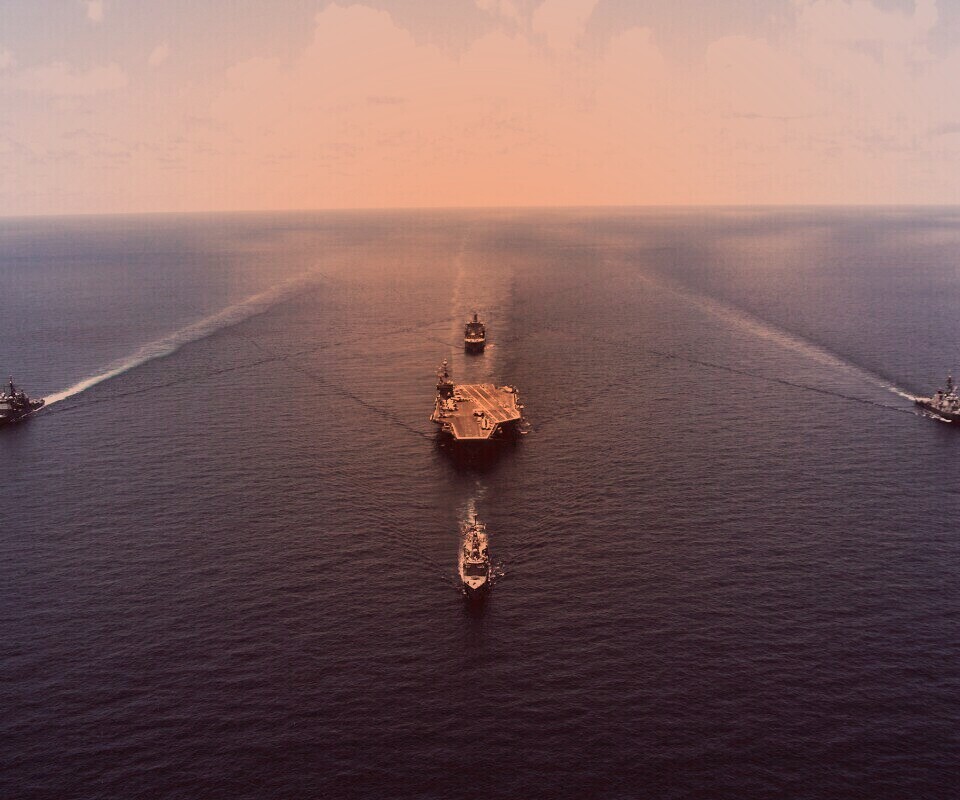 Авианосец с эскортом обои