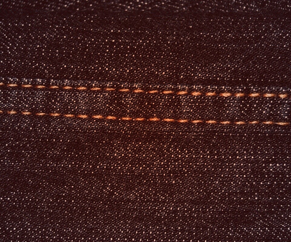 Темная джинсовая ткань со строчкой обои