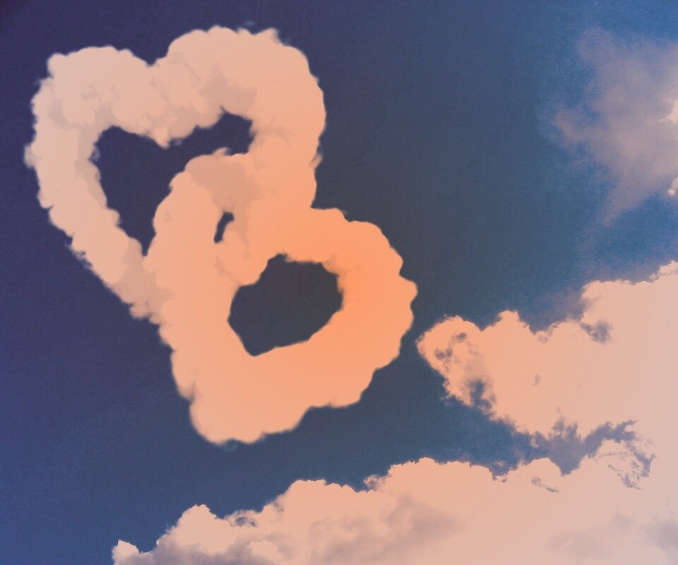 Облака в виде сердца обои