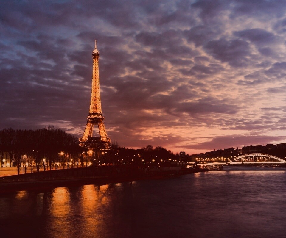 Эйфелева башня в Париже обои