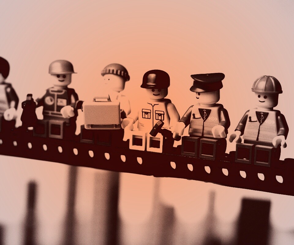 Lego строители обедают на балке обои