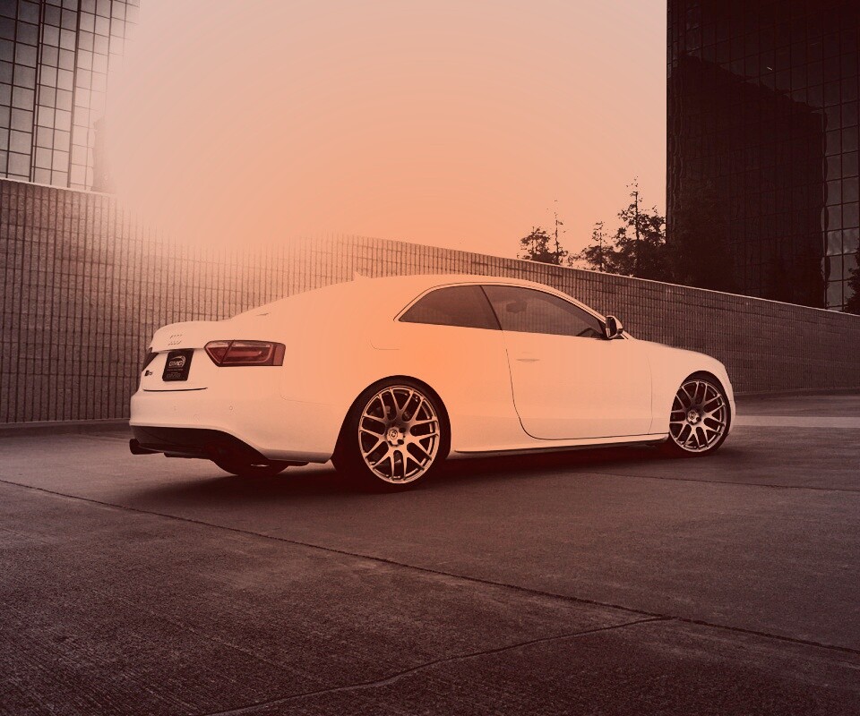 Ауди на парковке обои