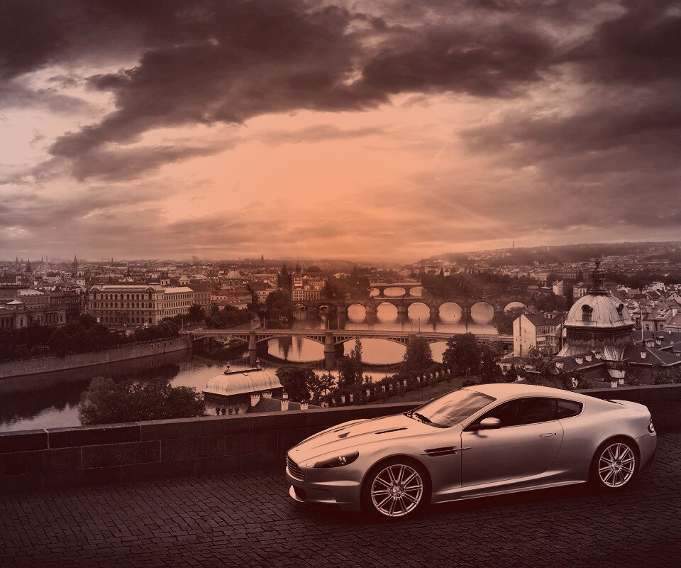 Aston Martin в городе обои