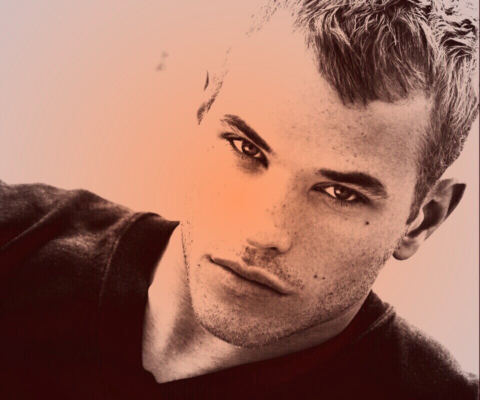 Келлан Латс обои