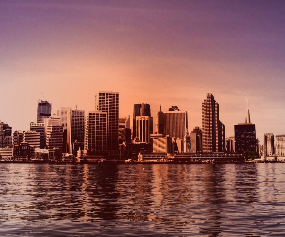 Небоскребы на береговой линии обои