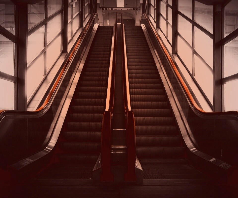 Эскалаторы снизу обои