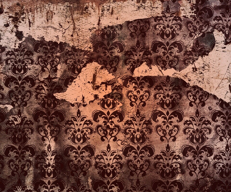 Рваные винтажные обои и штукатурка обои