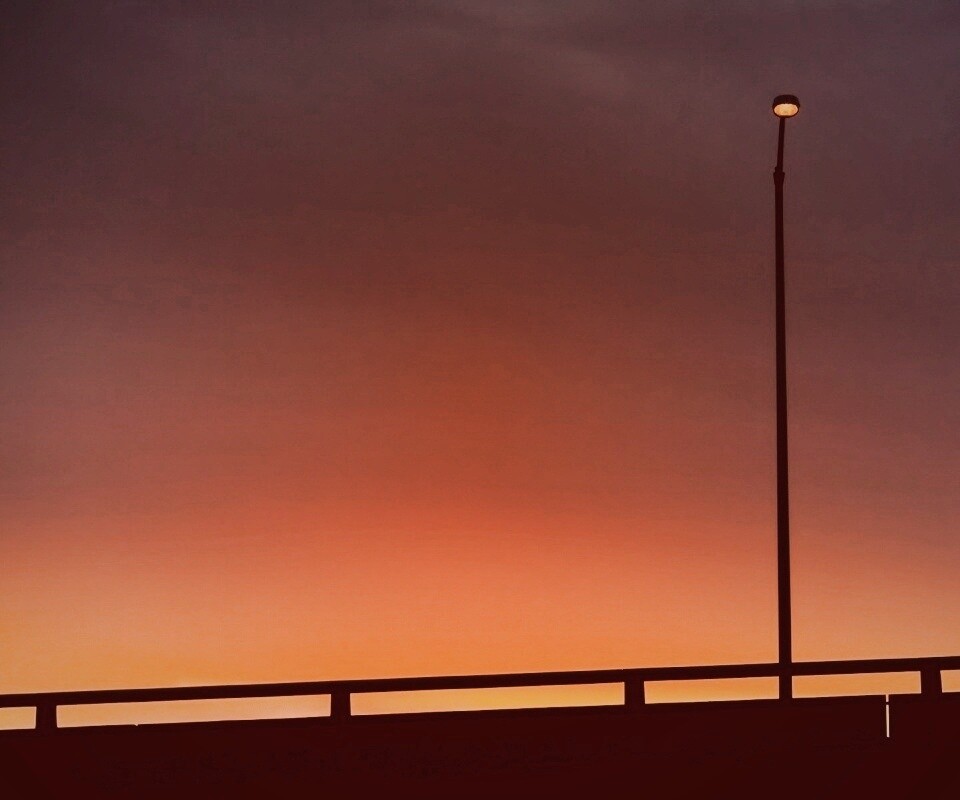 Одинокий фонарь обои