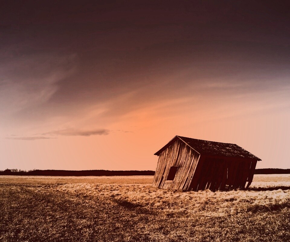 Покосившийся сарай обои
