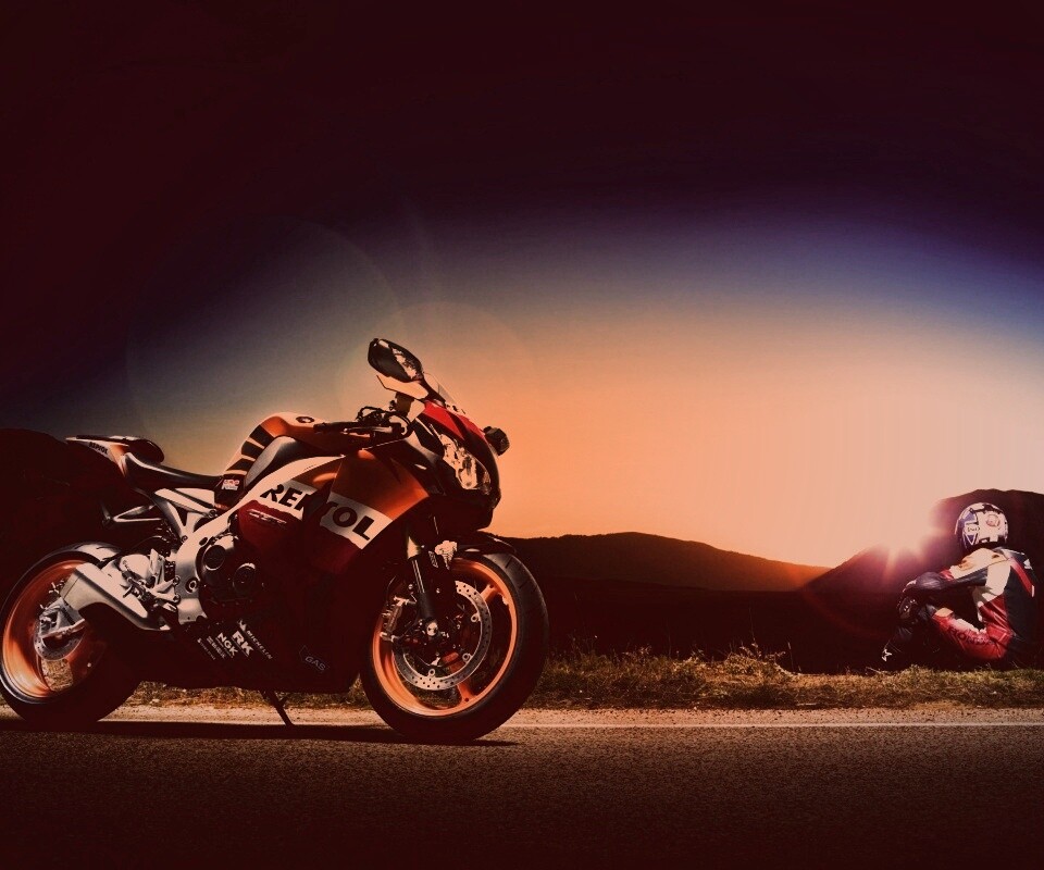 Мотоциклист и мотоцикл обои