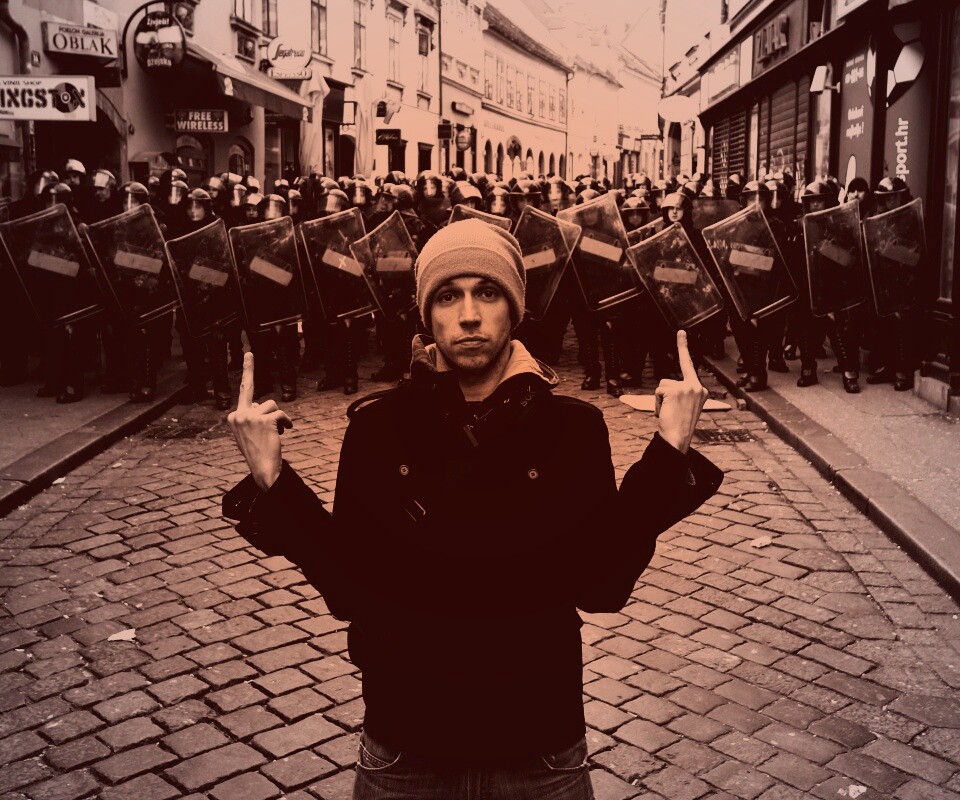 Против системы обои