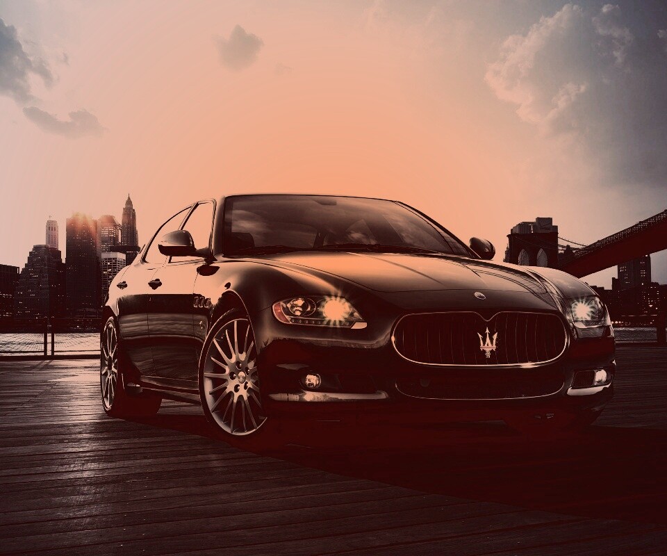 Черная мазерати на пирсе обои