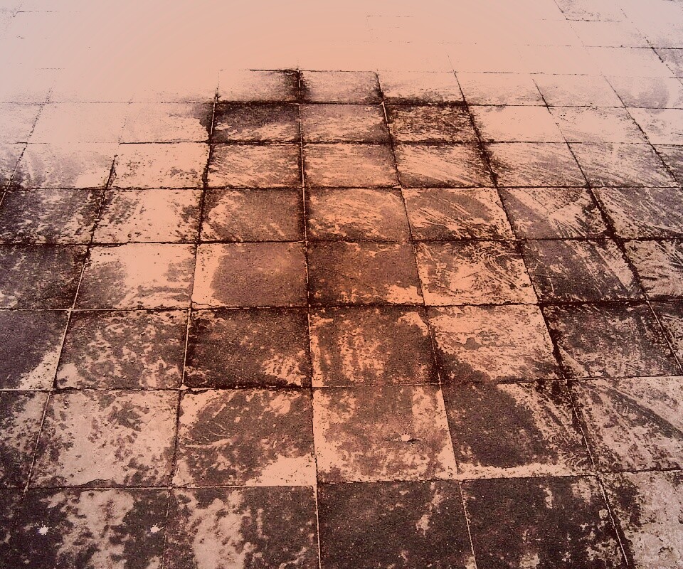 Дорога из серой плитки обои