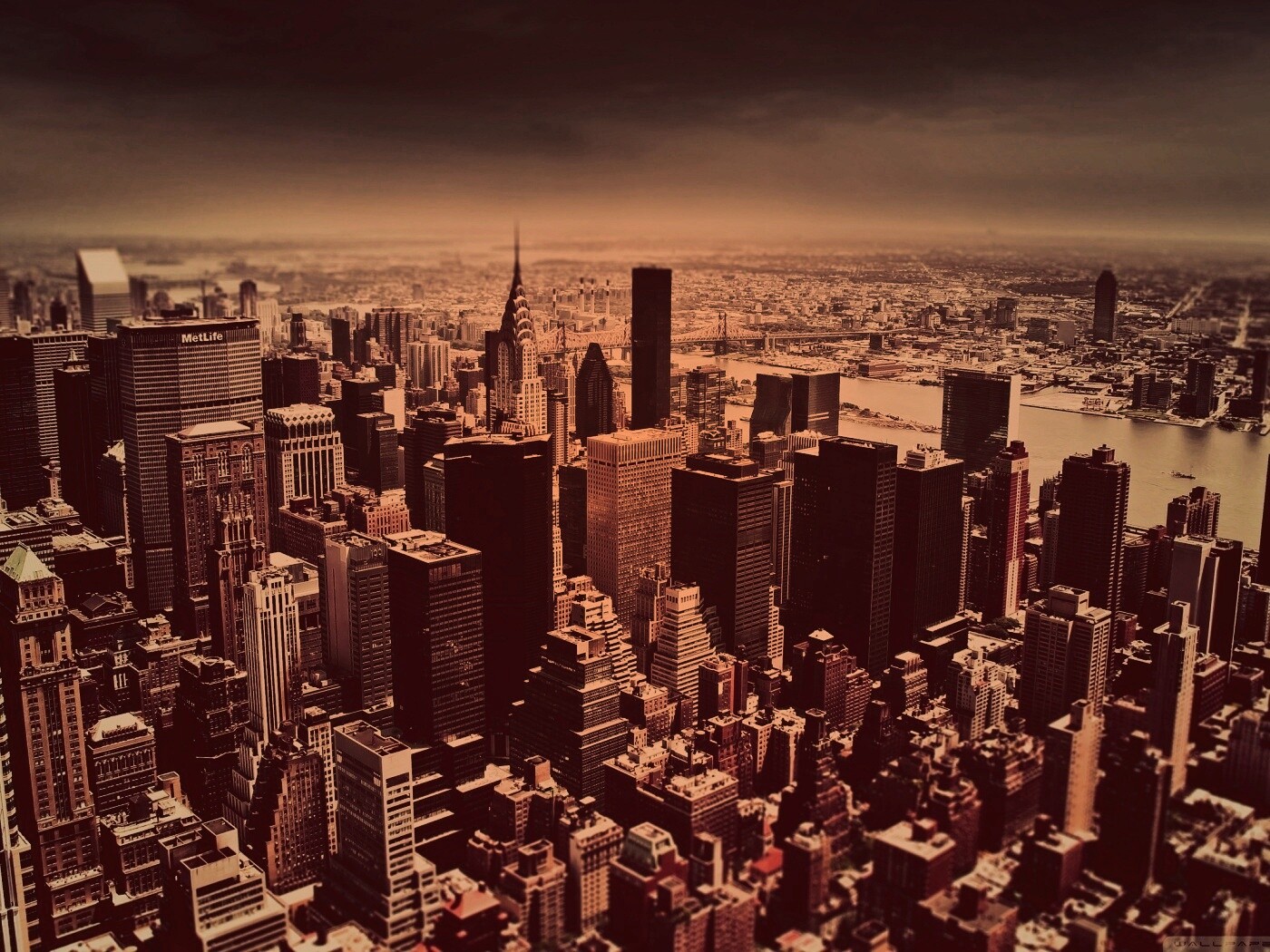 Темное небо над городом обои