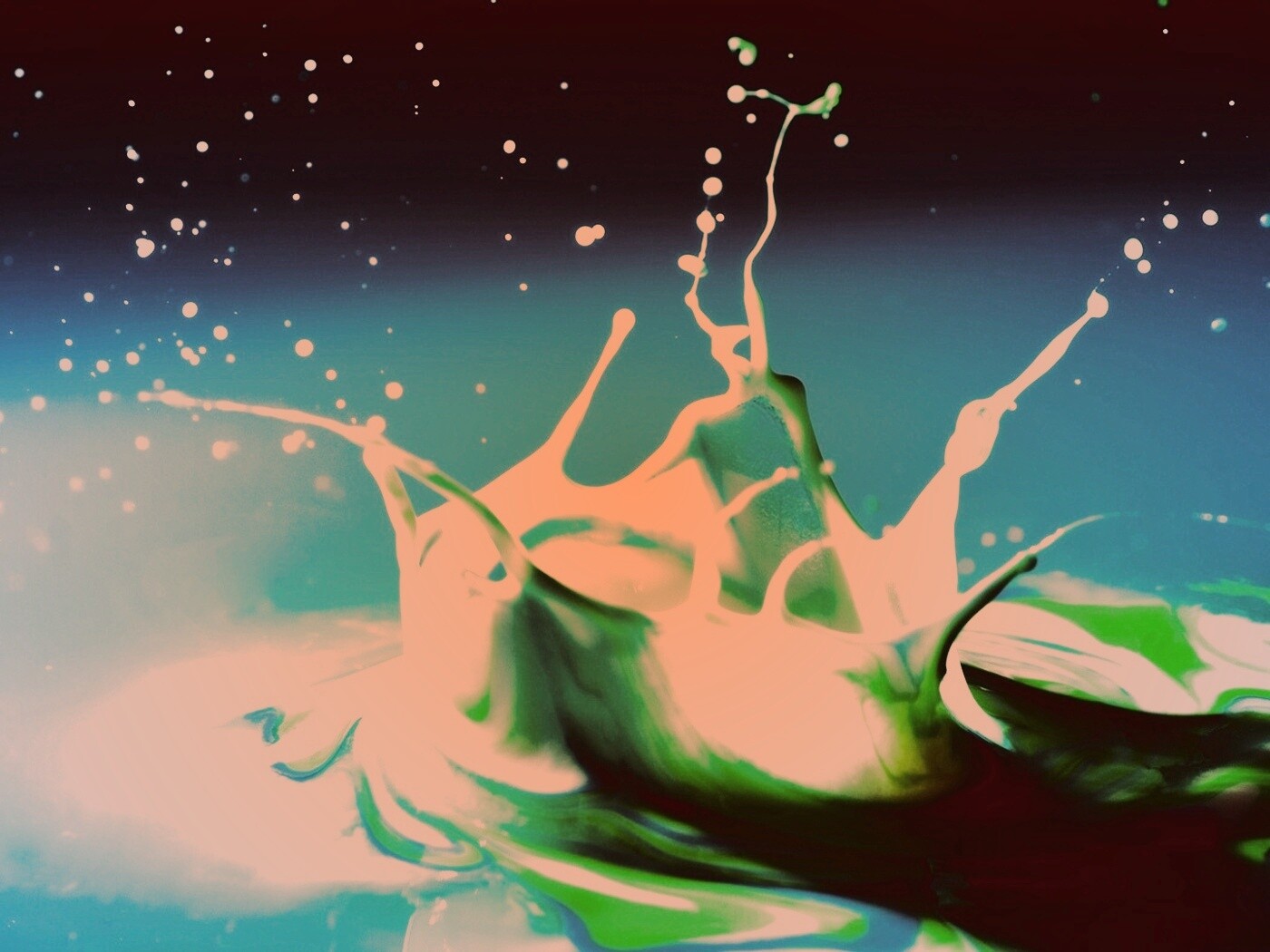 Брызги зеленой краски обои