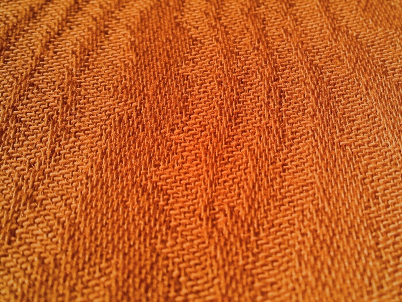 Золотистая ткань обои