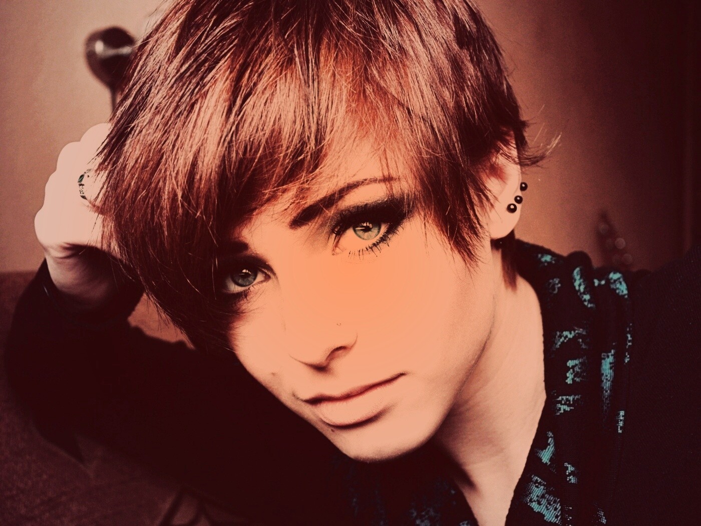 Выразительный взгляд голубых глаз обои