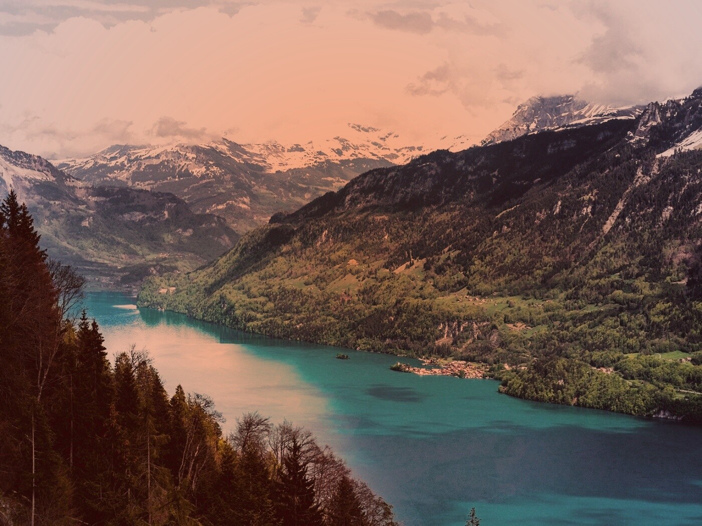 Горная река обои