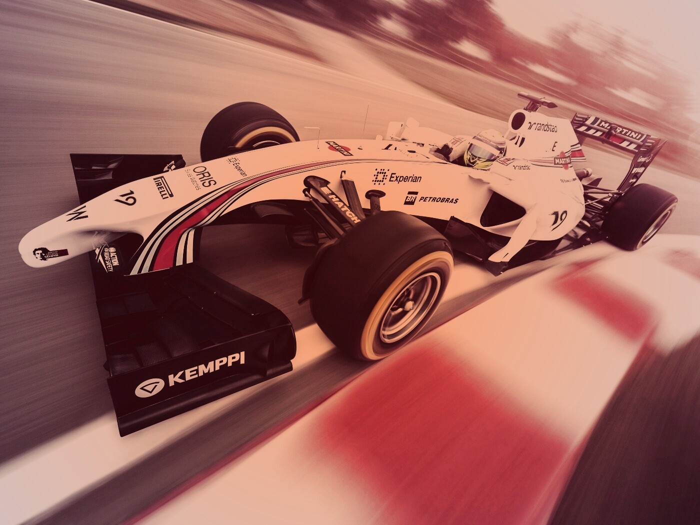 Гоночный болид F1 обои