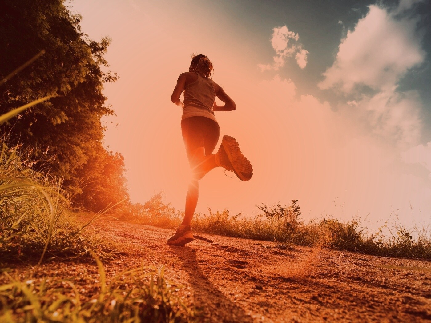 Девушка на пробежке обои