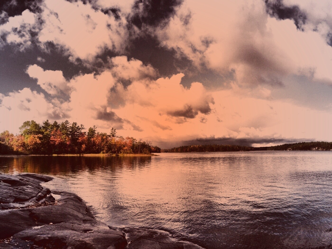 Штиль над озером обои