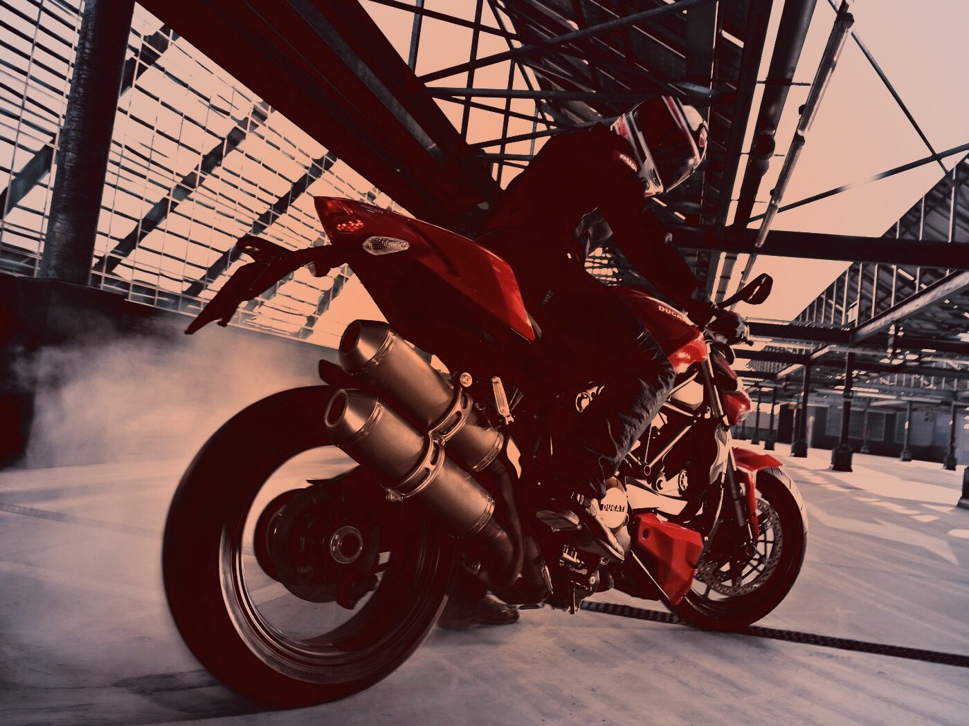 Пробуксовка на мотоцикле обои