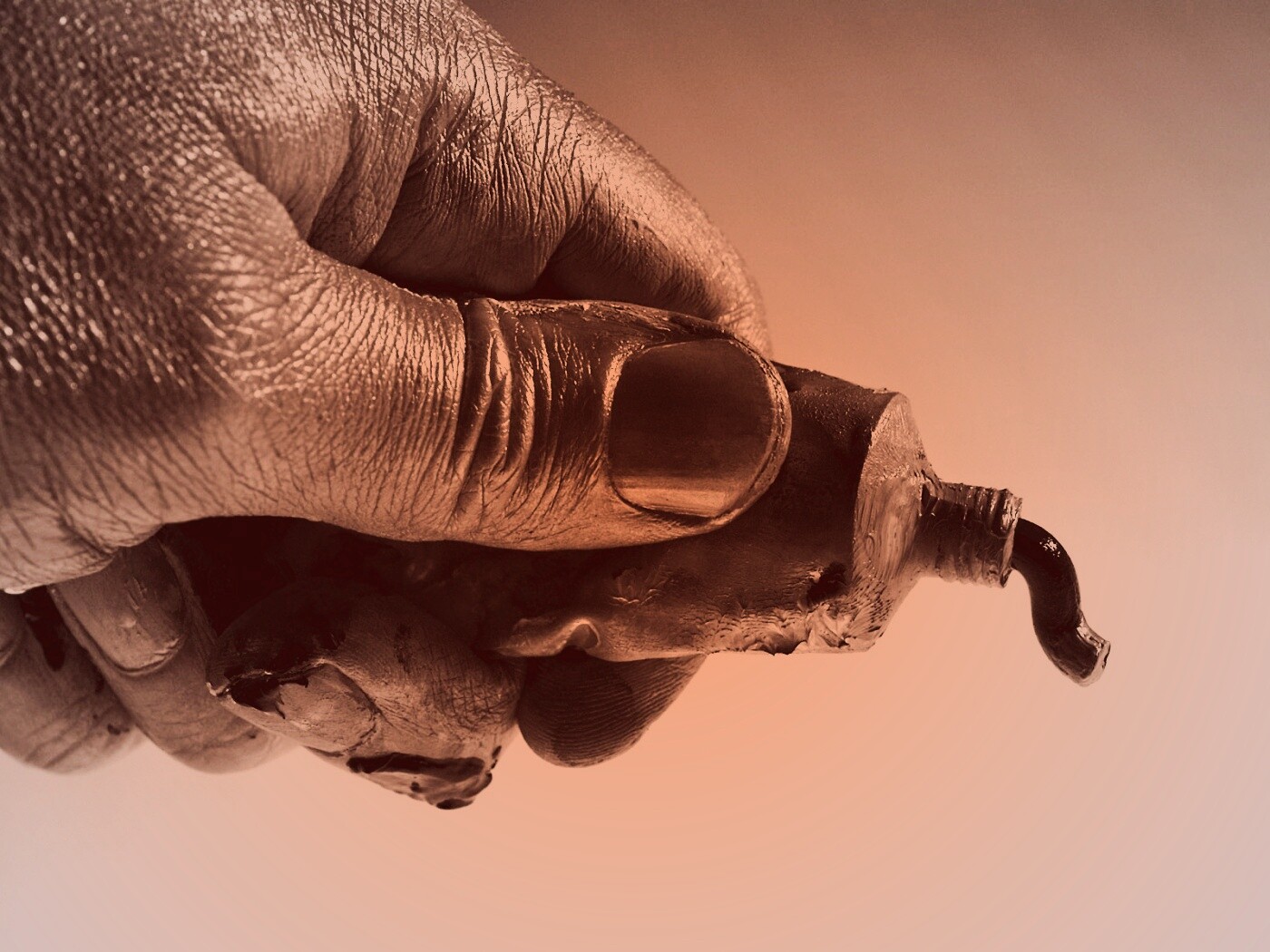 Чёрная краска обои