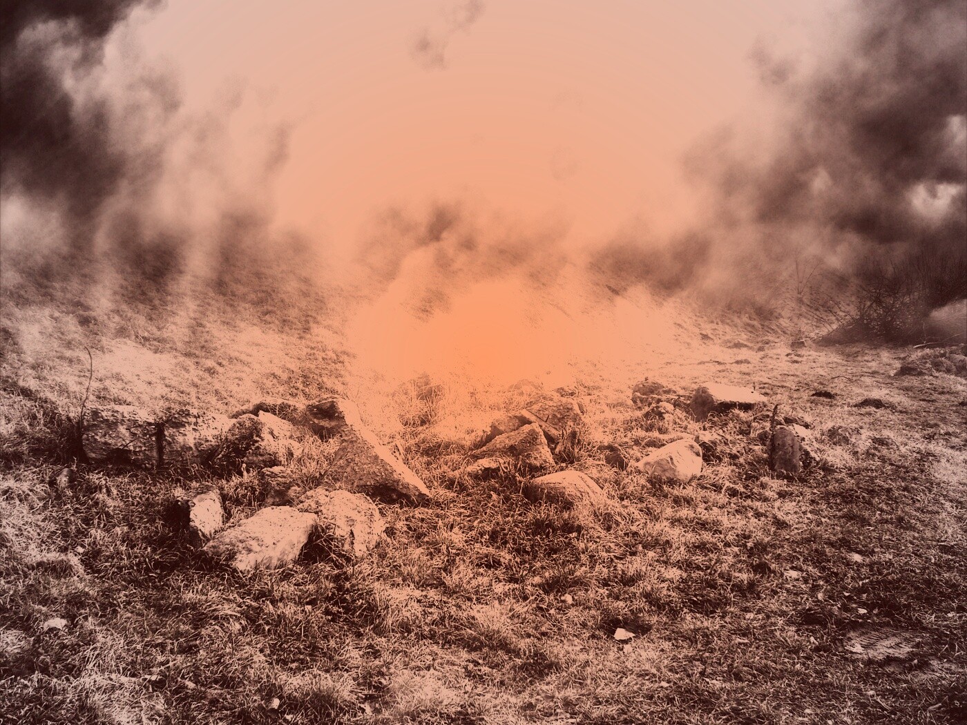 Камни под туманом обои