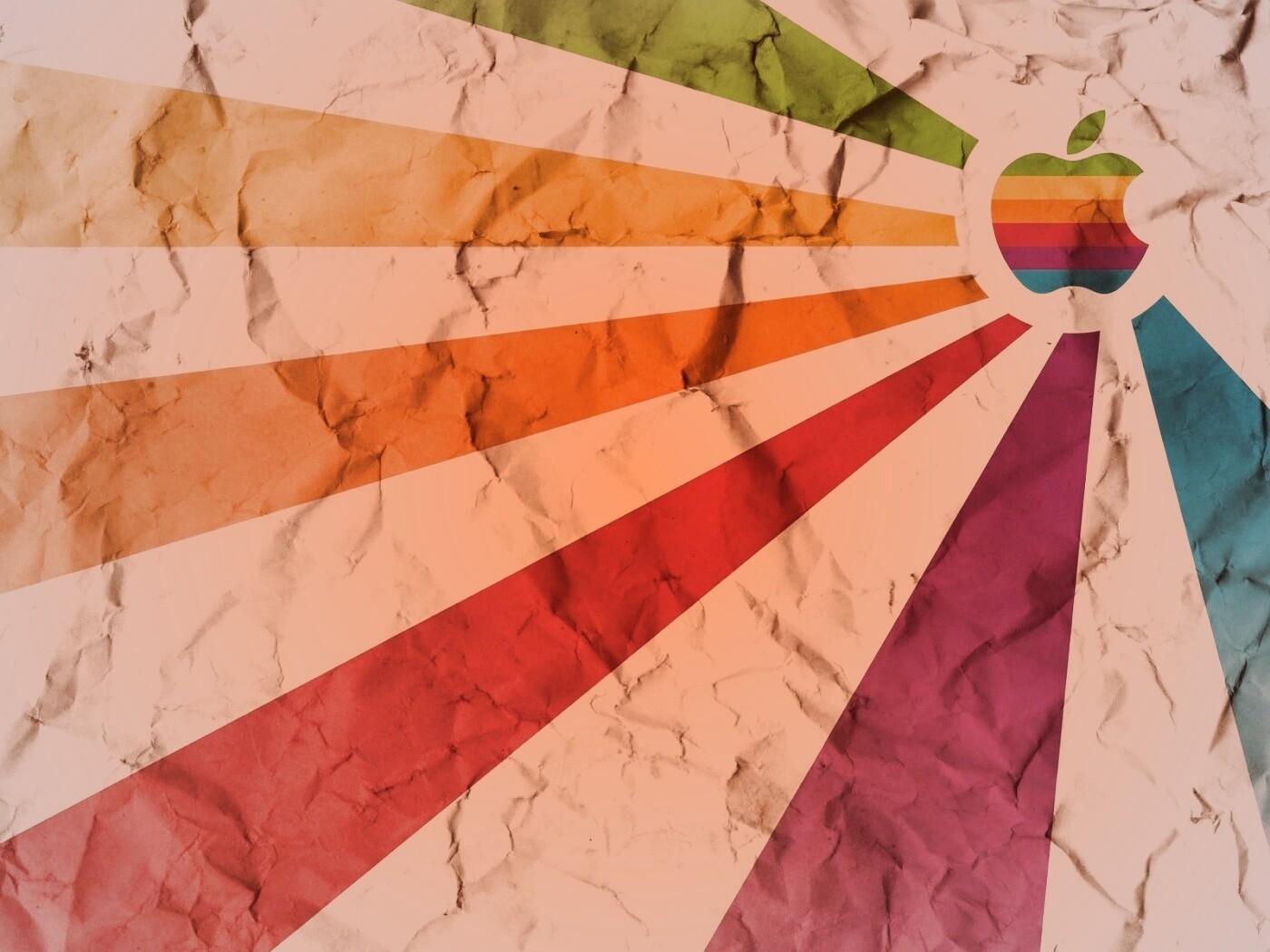 Радужный логотип Apple на мятой бумаге обои