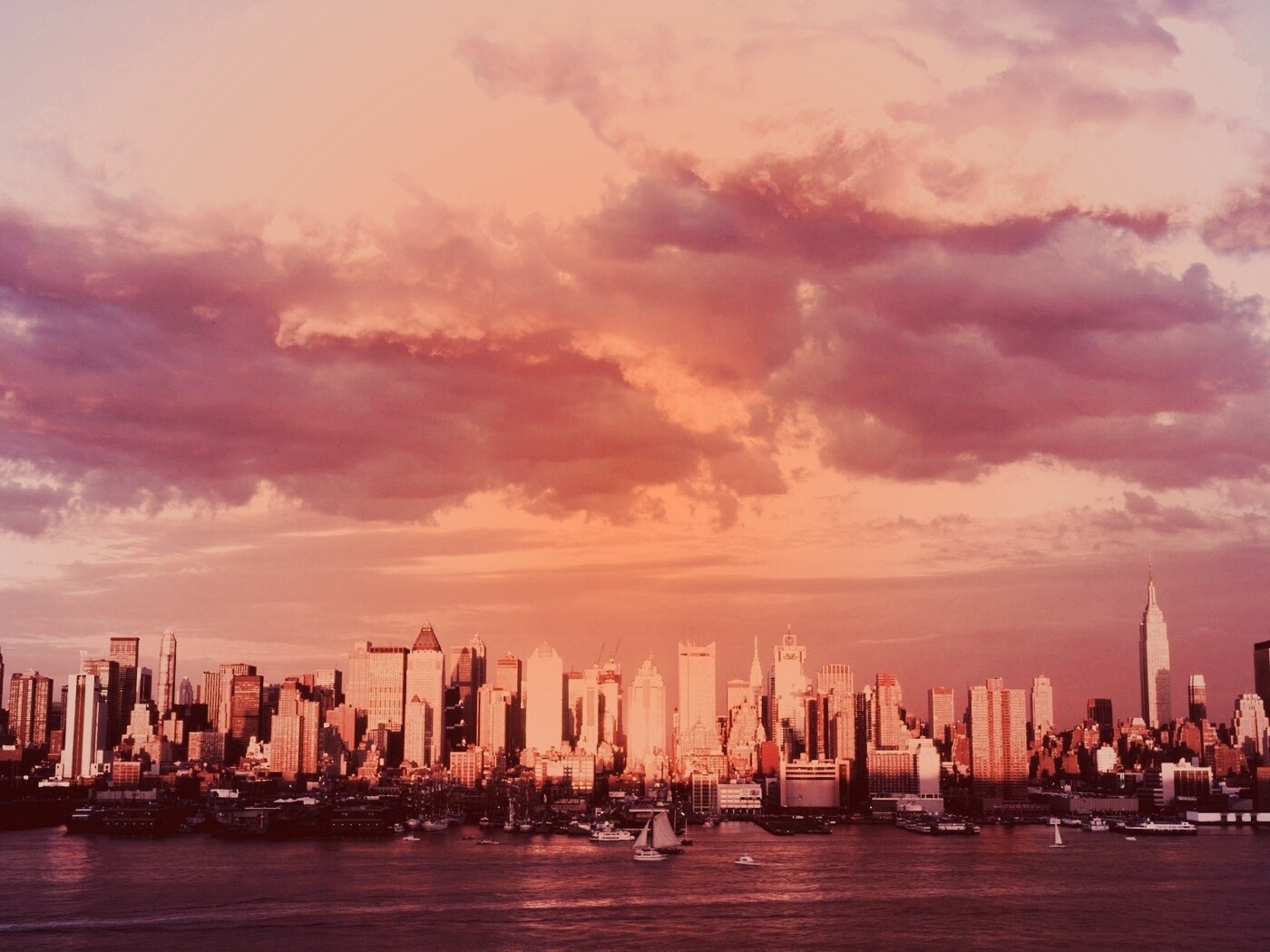 Панорама города на закате обои