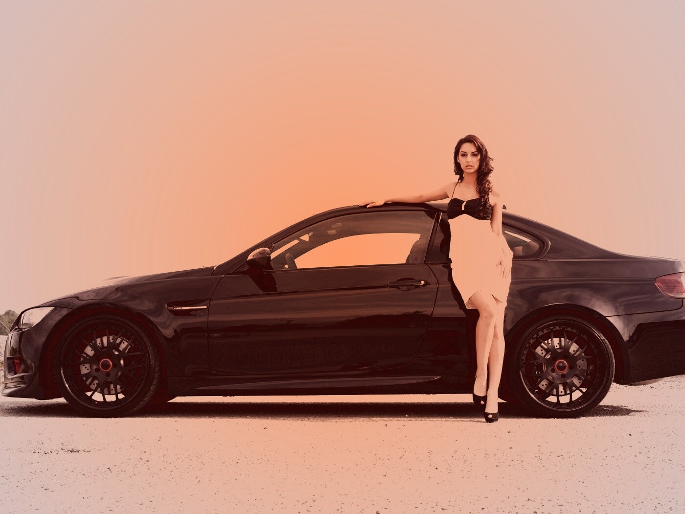 BMW и девушка обои