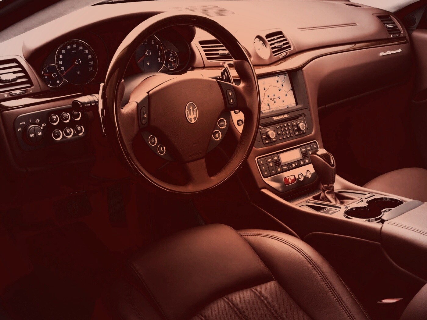 Салон Maserati Granturismo обои