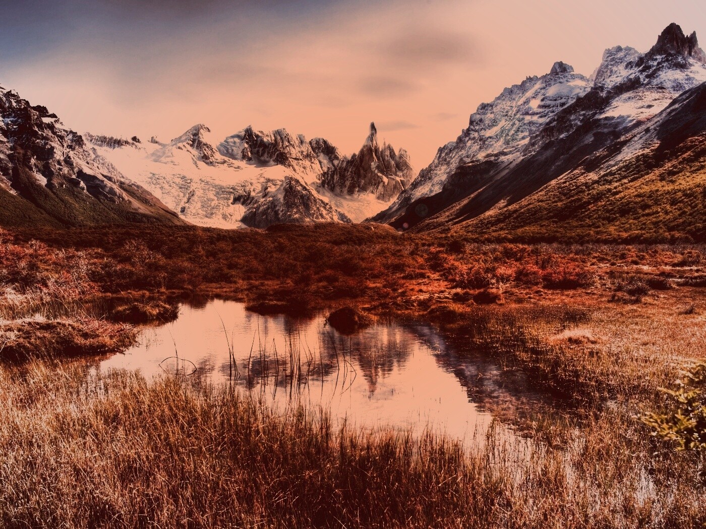 Болота на фоне гор обои