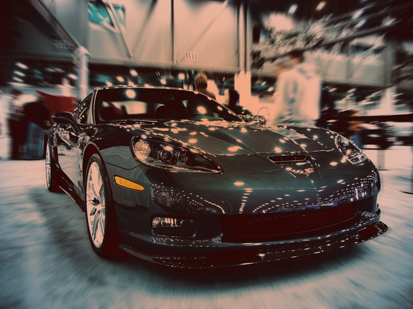 Машина на выставке обои