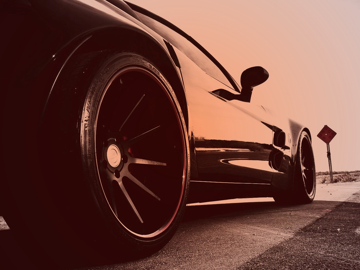 Чёрный концепт обои