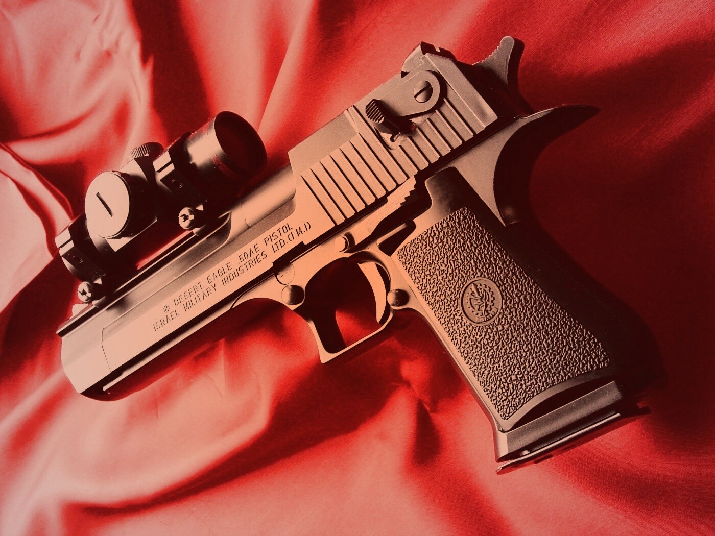 Пистолет Desert Eagle с прицелом обои