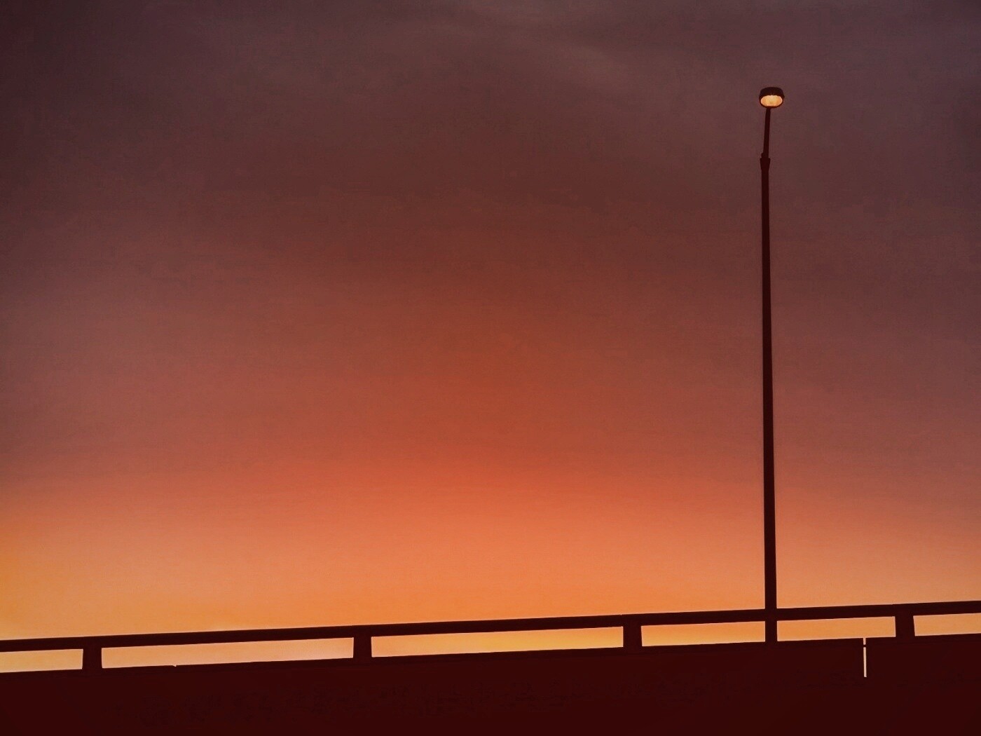 Одинокий фонарь обои