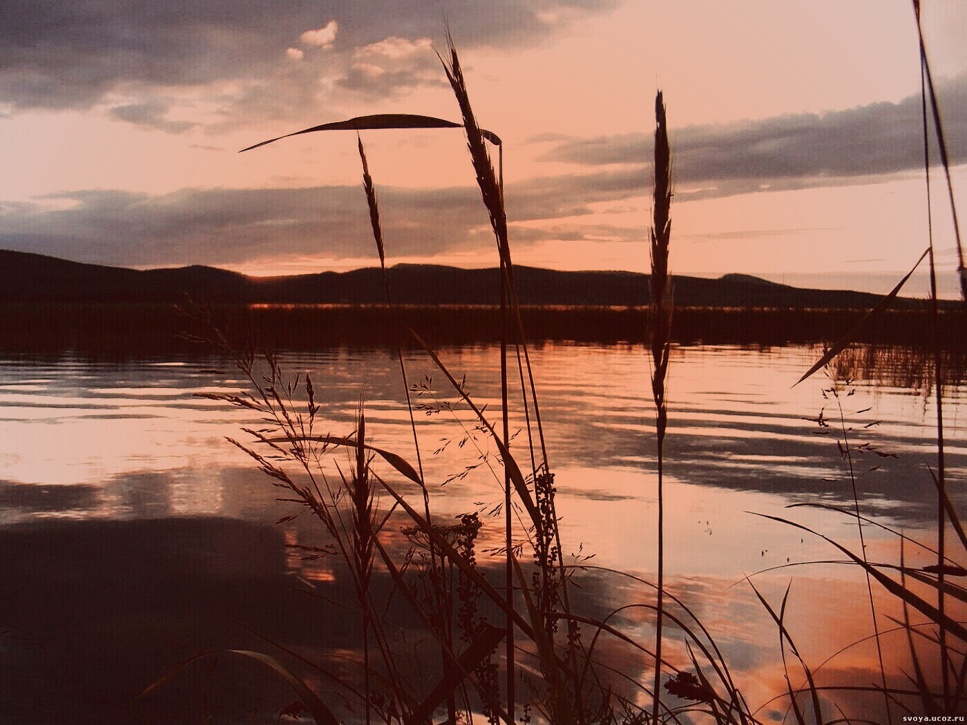 Закат на озере обои