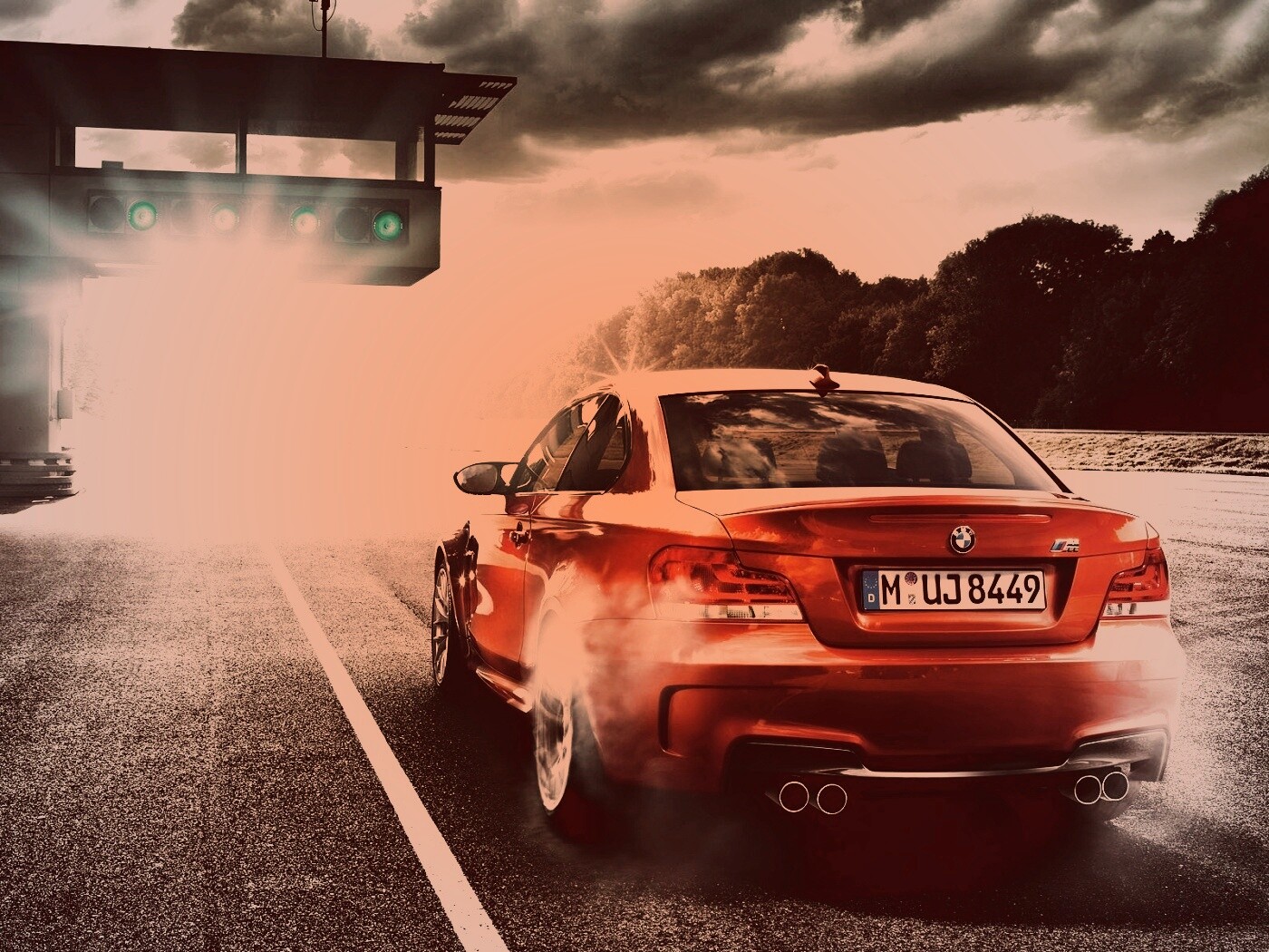Оранжевый BMW серии M обои