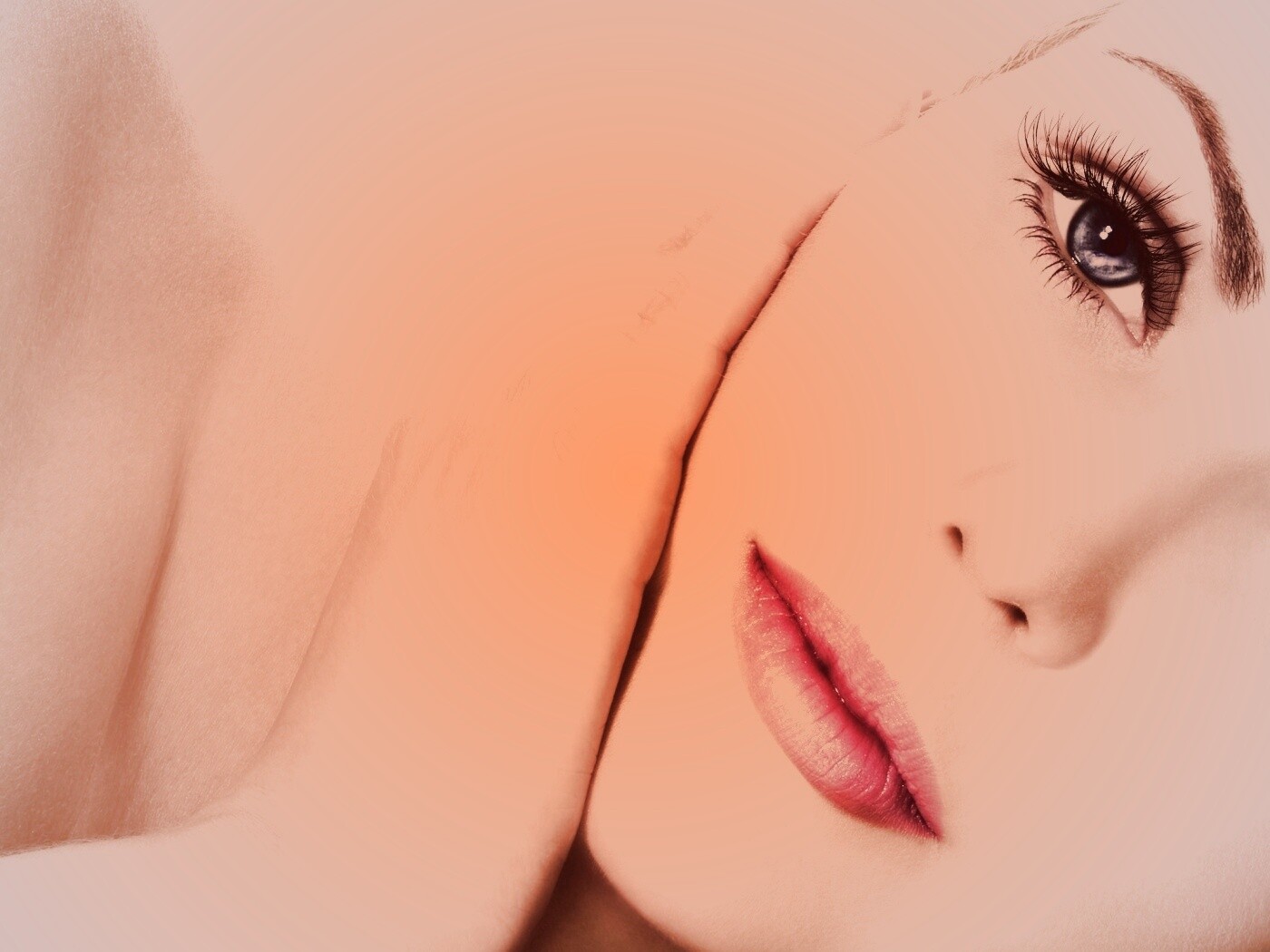 Взгляд из под ресниц обои