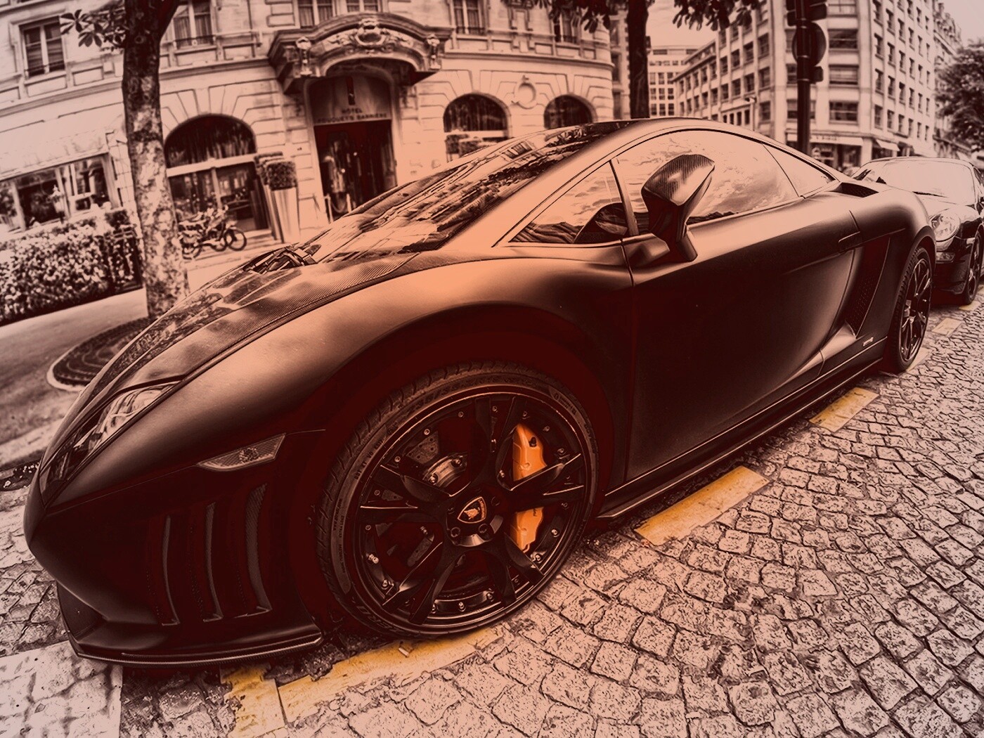 Ламборжини и Порше широкоугольным объективом обои